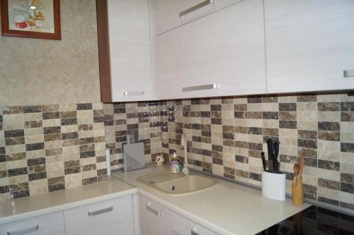 Apart Odessa Pearl 8