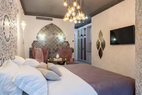 Mr Grey Boutique Hotel