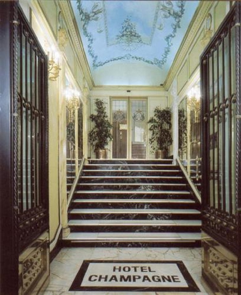Hotel Champagne Palace