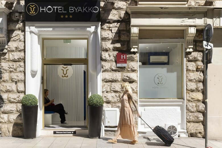 Nicea Hotel