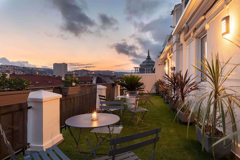 Nicea Hotel