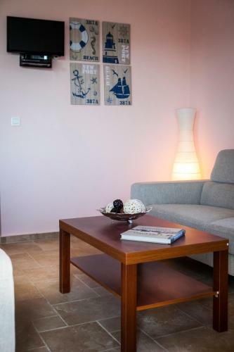 Trapezaki Captains Villa
