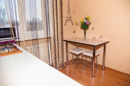 Semi-luxury Apartment On Stalevarov 28a