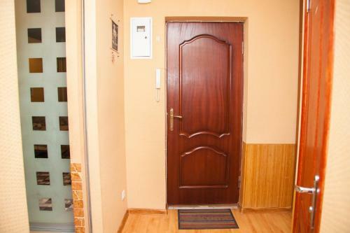 Semi-luxury Apartment On Stalevarov 28a