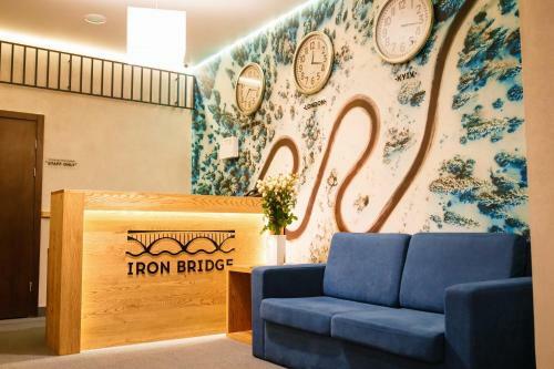 "iron Bridge Hotel"