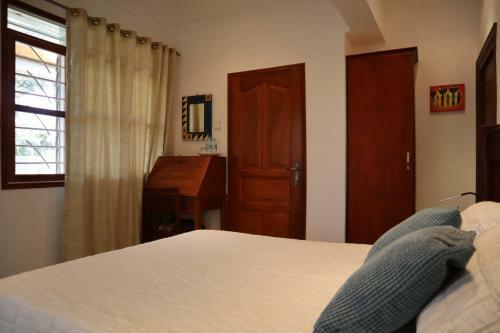 Hostal Kasana Sunshine Holiday Home