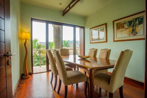 Hotel Humura Resorts