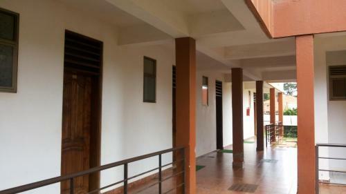 St Lira Hotel