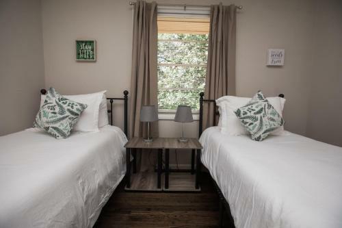 The Highland Hideaway - 2 Min From St Vincents, 5 From 5 Points