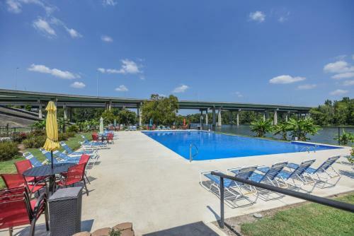 Sunset Cottage, River Rocks Landing With 3 Pools! Bungalow