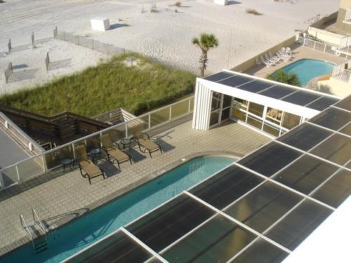 Beautifully Decorated 3 Bedroom 3 Bath Unit Beachfront In Gulf Shores |
