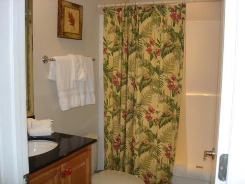 Beautifully Decorated 3 Bedroom 3 Bath Unit Beachfront In Gulf Shores |