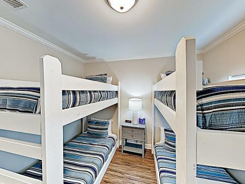 Apartamento New Listing! Updated Duplex ? 500? To Beach Duplex