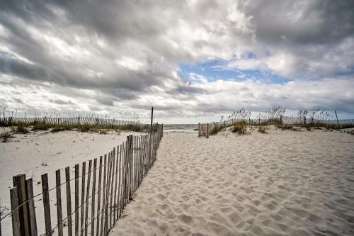 Apartamento Oceanfront Condo With Pool And Beach Access!