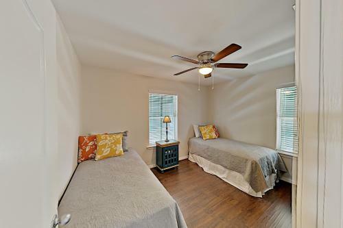 1387 W Lagoon Ave Home