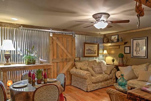 Charming Tree House Cottage On Lookout Mountain!