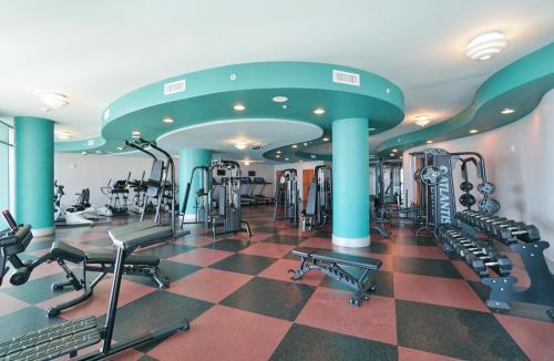 Turquoise Place Unit 707d