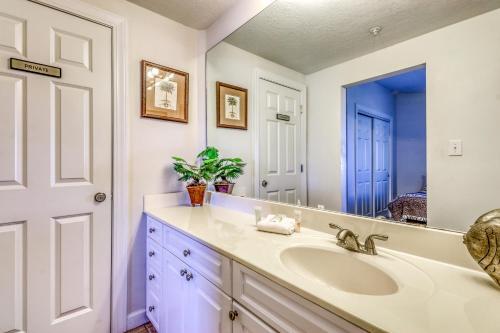 Admirals Quarters #1406