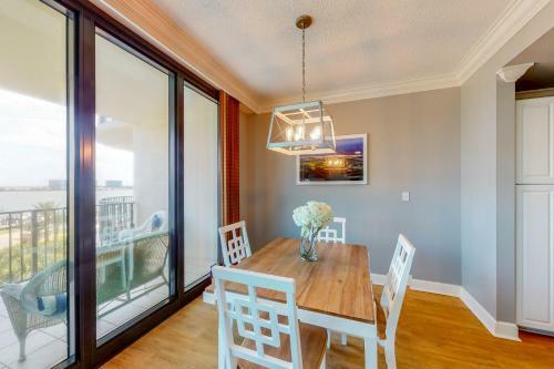 Phoenix On The Bay I #1408