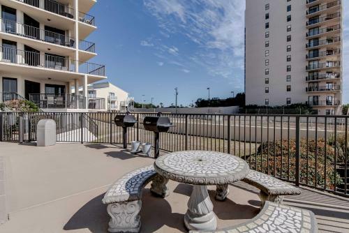 Apartamento Phoenix Viii Unit 1406 Condo