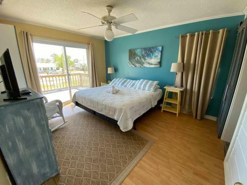 Cute Beach Cottage Home