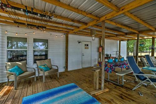Home On Jordan Lake With Shared Dock And Boat Slip!