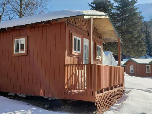Gwin's Lodge & Roadhouse