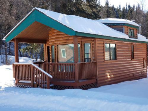 Gwin's Lodge & Roadhouse