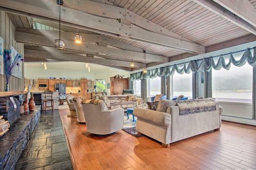 Waterfront House With Glacial Views - Near Downtown!
