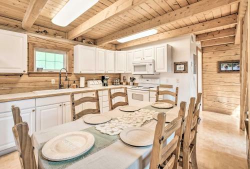 North Pole Log Cabin With Northern Lights Views!