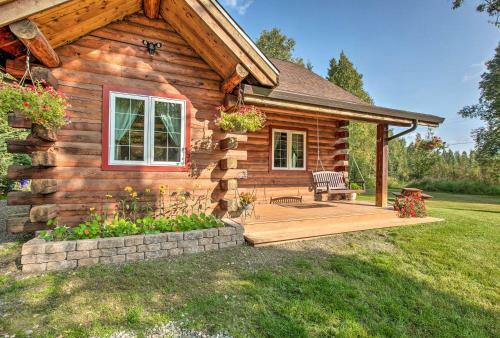 North Pole Log Cabin With Northern Lights Views!