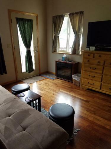 Bed & Breakfast Glacier Creek Lodging
