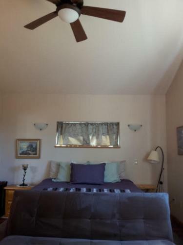 Bed & Breakfast Glacier Creek Lodging