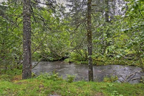 Quaint Seward Studio Cabin On Scenic Salmon Creek!