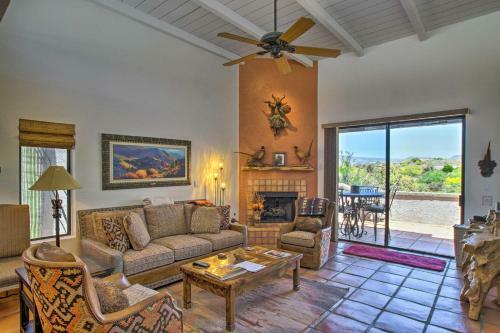 Lovely Mountain-view Getaway With Pool And Spa Access!