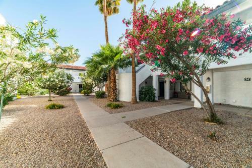 34b- Modern Studio Condo Heated Pool And Dog Park