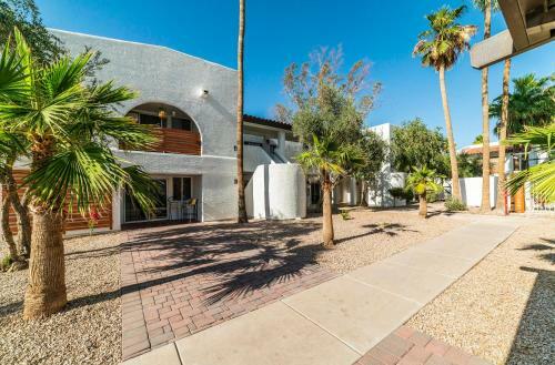 37a- Casa Grande Modern Condo 1bd W Heated Pool
