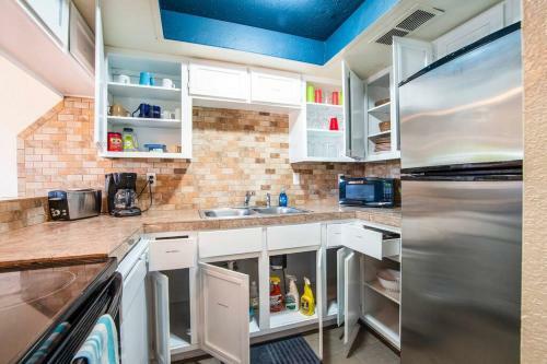 77 Sunny Casa Grande 2bd 2ba Condo W Heated Pool