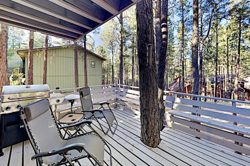Aspen Valley Gem With Fireplaces & Balcony Home