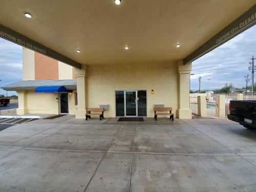 Hotel Americas Choice Inn & Suites