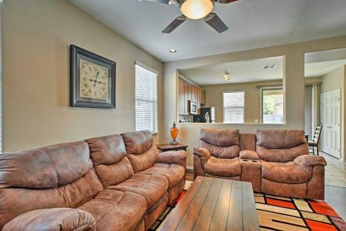 Spacious Gilbert Family Home With Yard - Dog Friendly