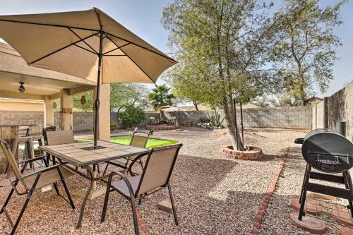 Home With Putting Green - 4 Mi To Estrella Mtn Park!