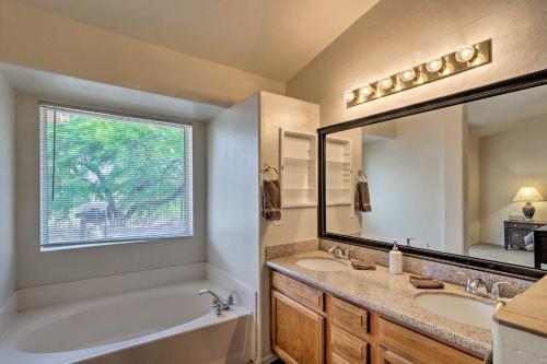 Gilbert Getaway With Fire Pit And Grill On Golf Course!