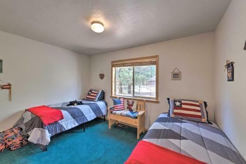 Pinetop Golf Course Home With Furnished Deck!