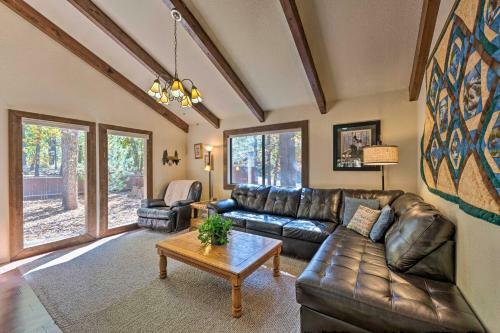 Spacious Pinetop Cabin - 7 Miles To Show Low!
