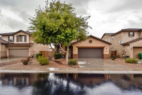 Spacious Maricopa House With Private Backyard And Grill
