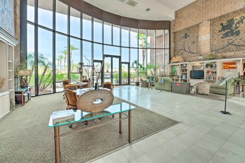 Apartamento Cozy-chic Condo With Pool 1 Block To Beach!