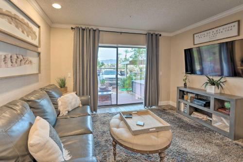 Apartamento Cozy-chic Condo With Pool 1 Block To Beach!
