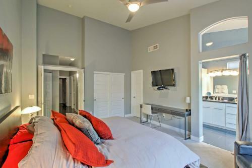 Modern Mesa Oasis With Pool, Patio And Desert View!