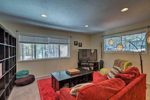 Flagstaff Cabin With Large Deck And Fenced Yard!